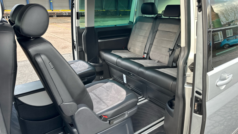 Volkswagen Caravelle 2.0 TDI Executive 199 5dr DSG Diesel Estate